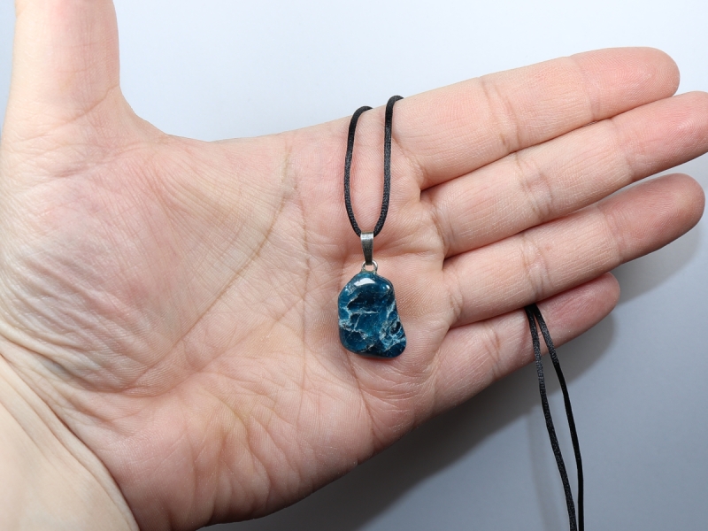 apatite with cord or silver 925