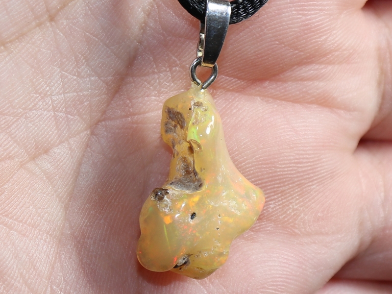 precious opal with cord or silver 925