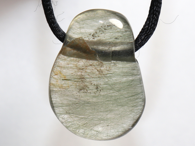 Aktinolithquarz mit Band oder Silber 925