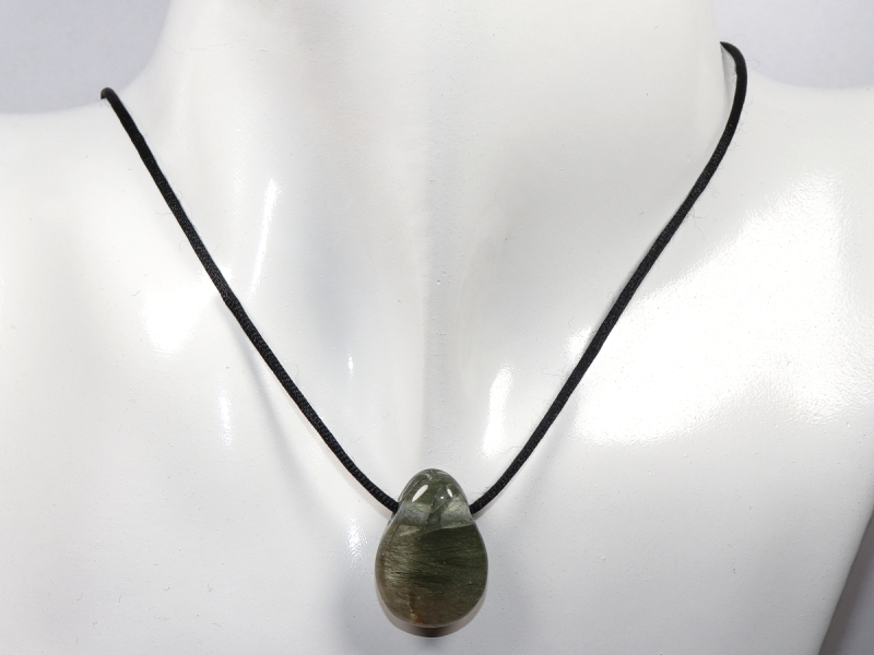 Aktinolithquarz mit Band oder Silber 925