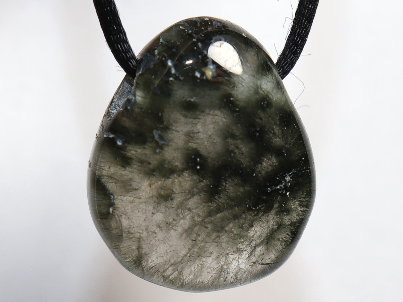 Aktinolithquarz mit Band oder Silber 925