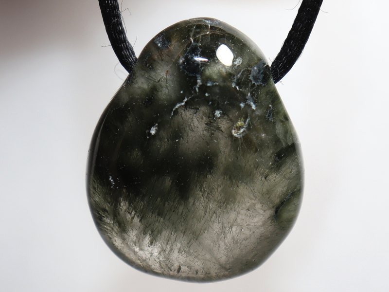 Aktinolithquarz mit Band oder Silber 925