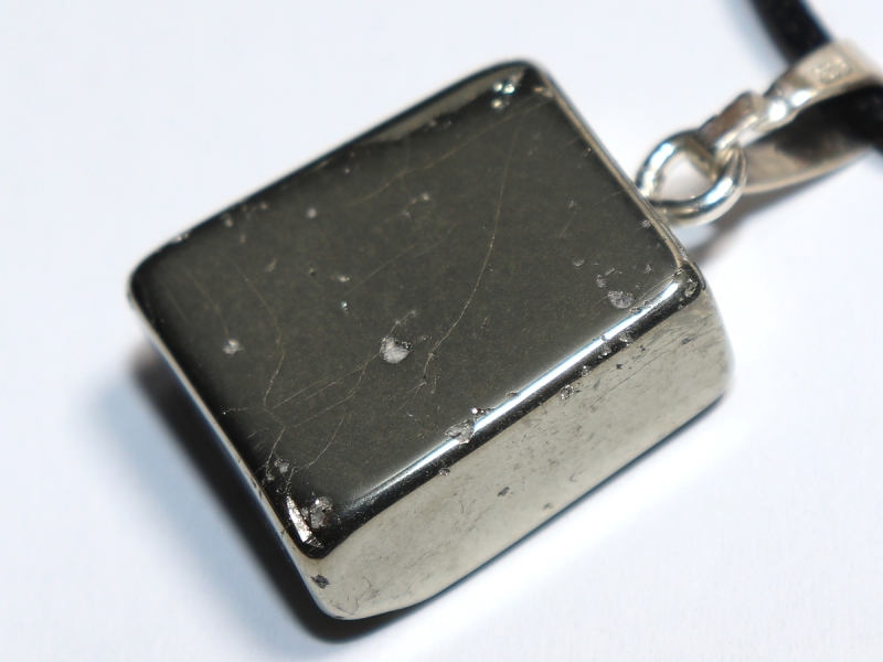 Pyrit mit Band oder Silber 925