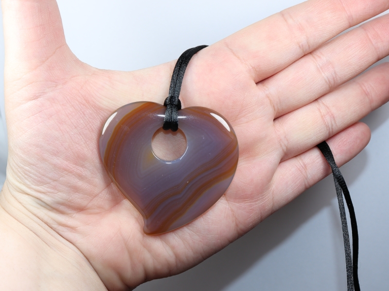 agate with cord