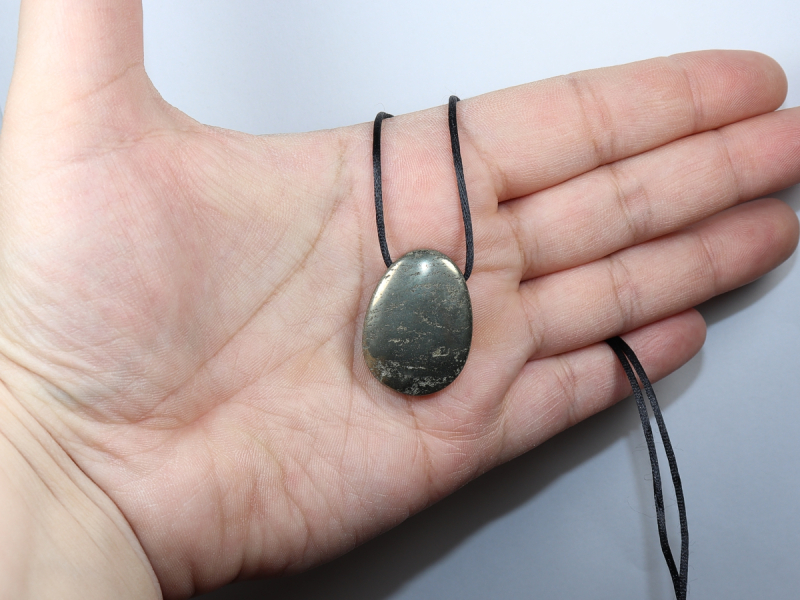 Pyrit mit Band oder Silber 925