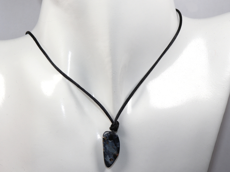pietersite with cord