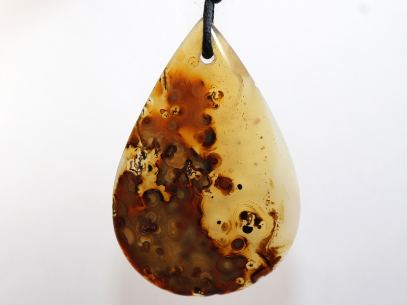 agate with cord