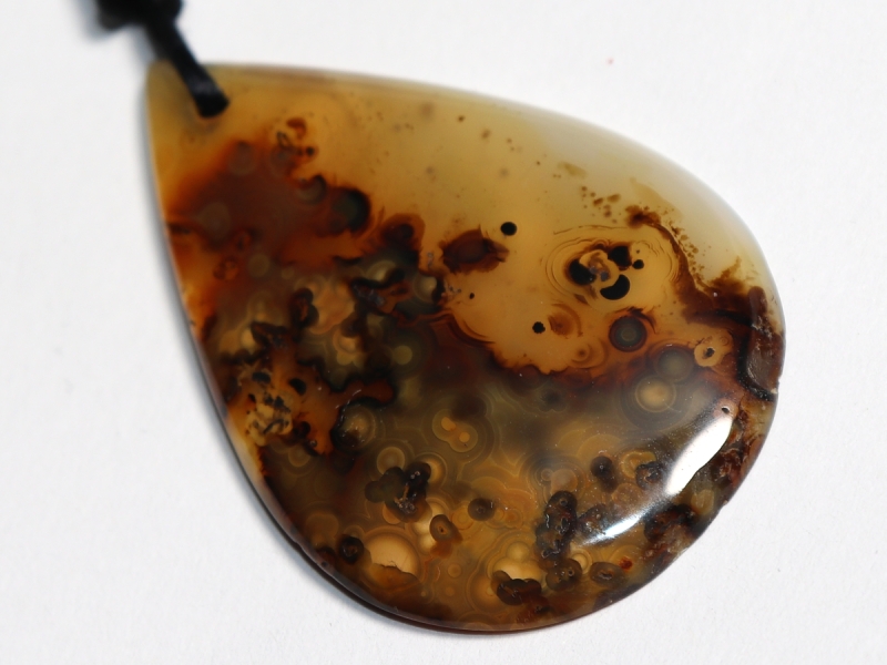 agate with cord