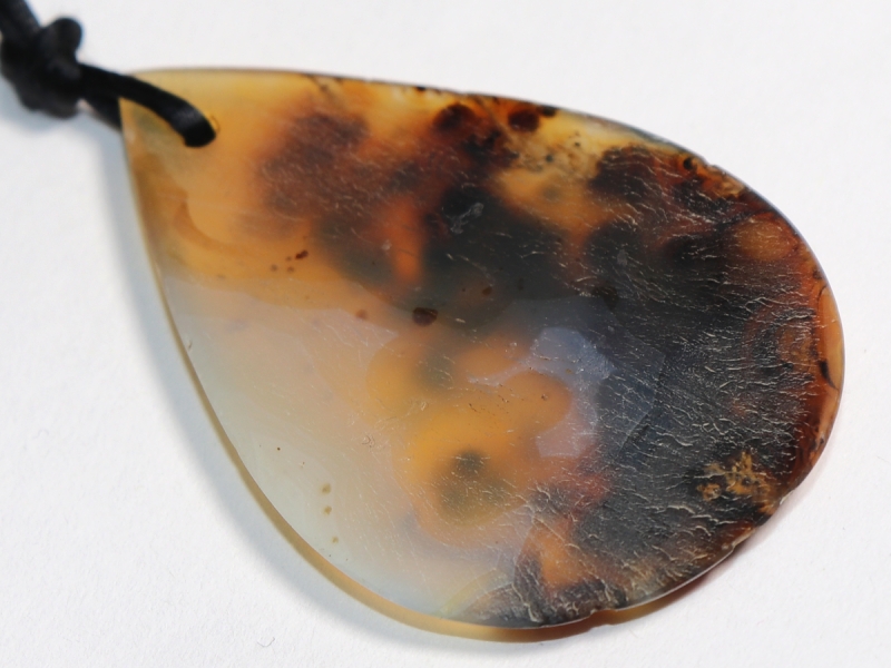 agate with cord