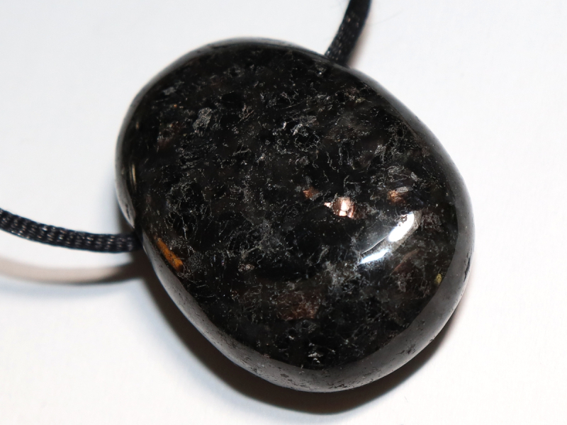 Amphibolit mit Band oder Silber 925