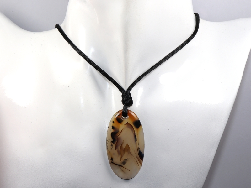agate with cord