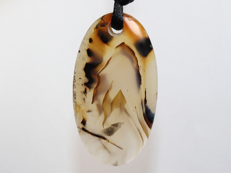agate with cord