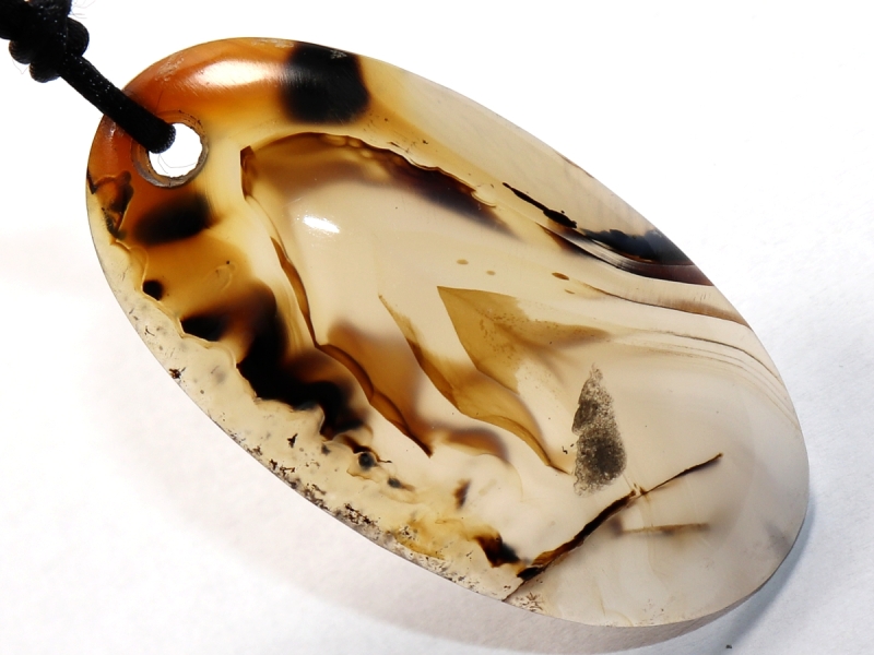 agate with cord