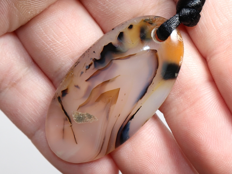 agate with cord