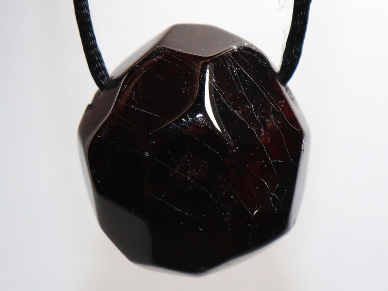 garnet (pyrope) with cord or silver 925
