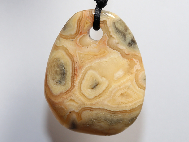 crazy lace agate with cord