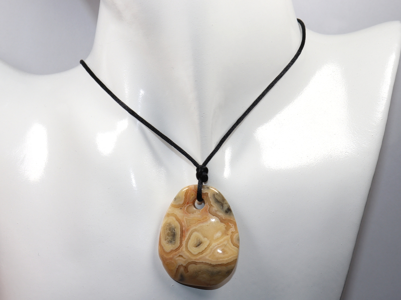 crazy lace agate with cord