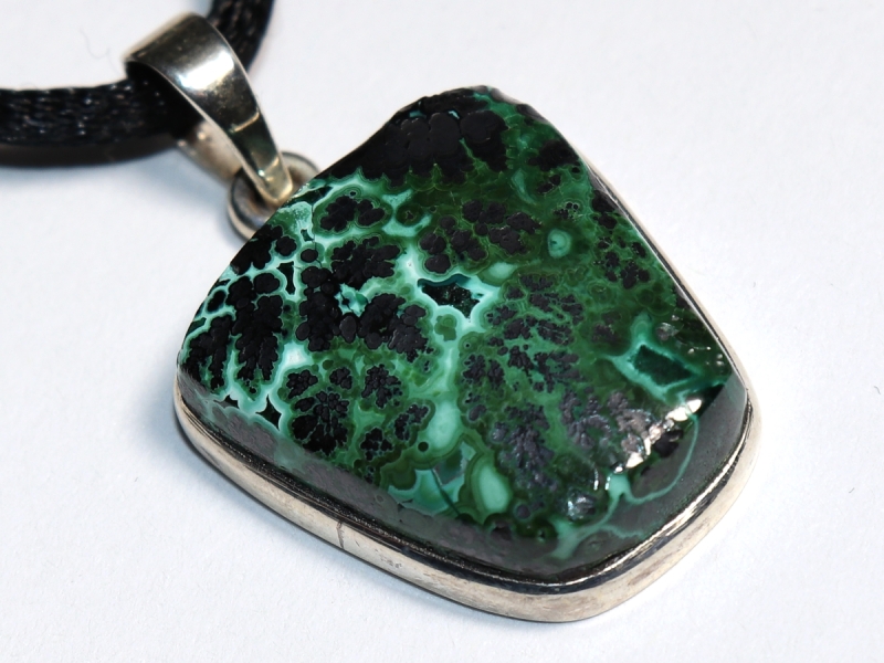 malachite-tenorite with cord or silver 925