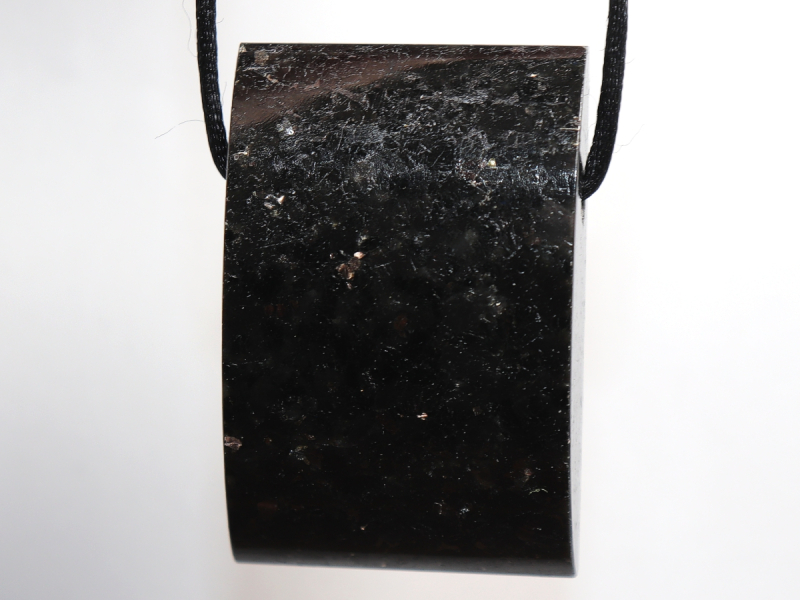 Amphibolit mit Band oder Silber 925