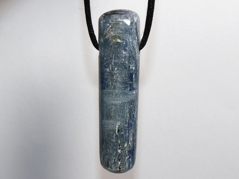 Kyanit (Disthen) mit Band oder Silber 925