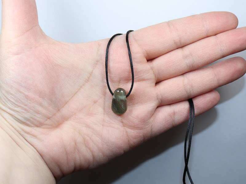 Aktinolithquarz mit Band oder Silber 925