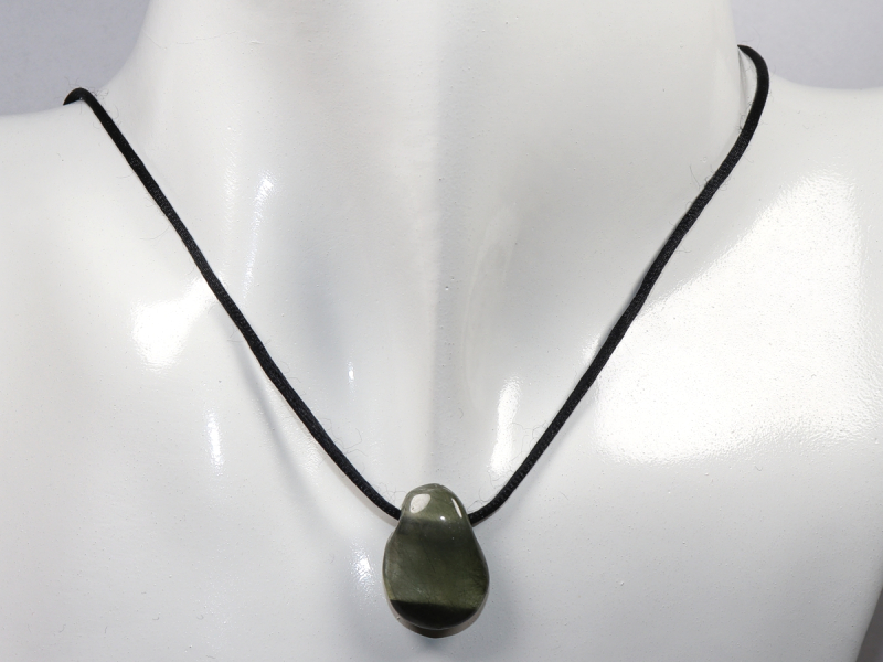 Aktinolithquarz mit Band oder Silber 925