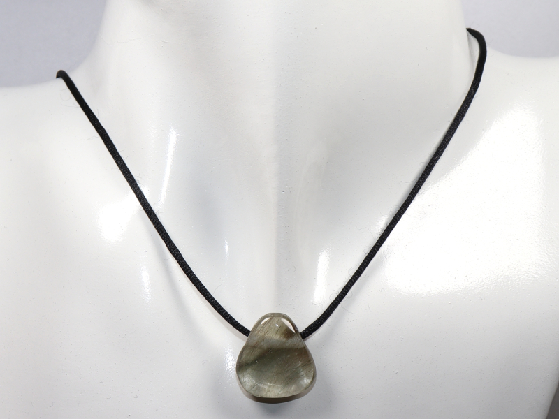 Aktinolithquarz mit Band oder Silber 925