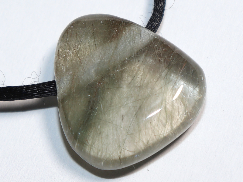 Aktinolithquarz mit Band oder Silber 925