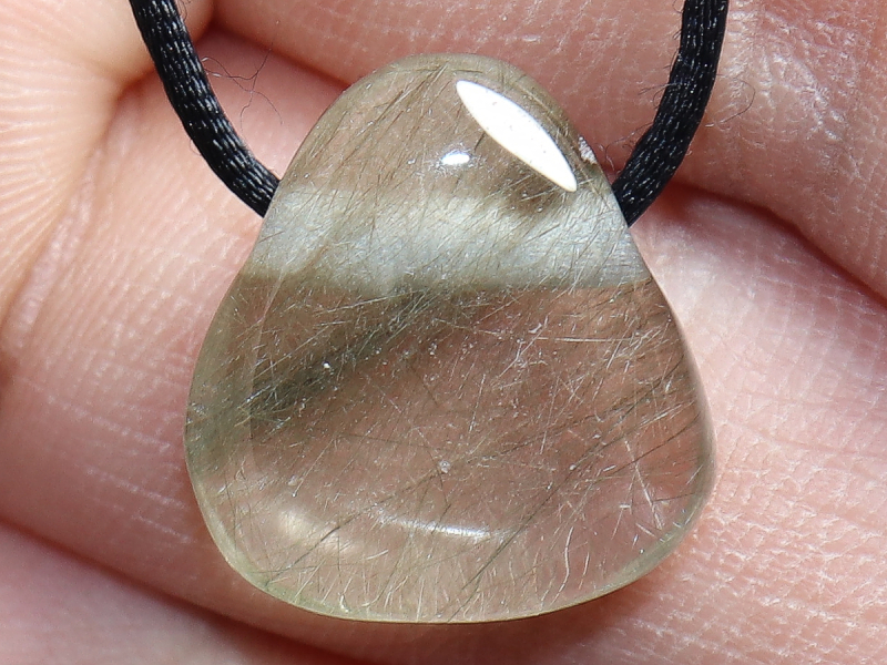 Aktinolithquarz mit Band oder Silber 925