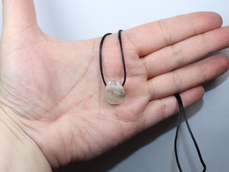 Aktinolithquarz mit Band oder Silber 925