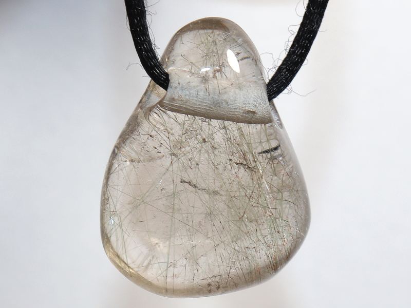 Aktinolithquarz mit Band oder Silber 925