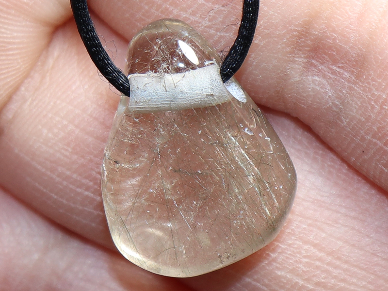 Aktinolithquarz mit Band oder Silber 925