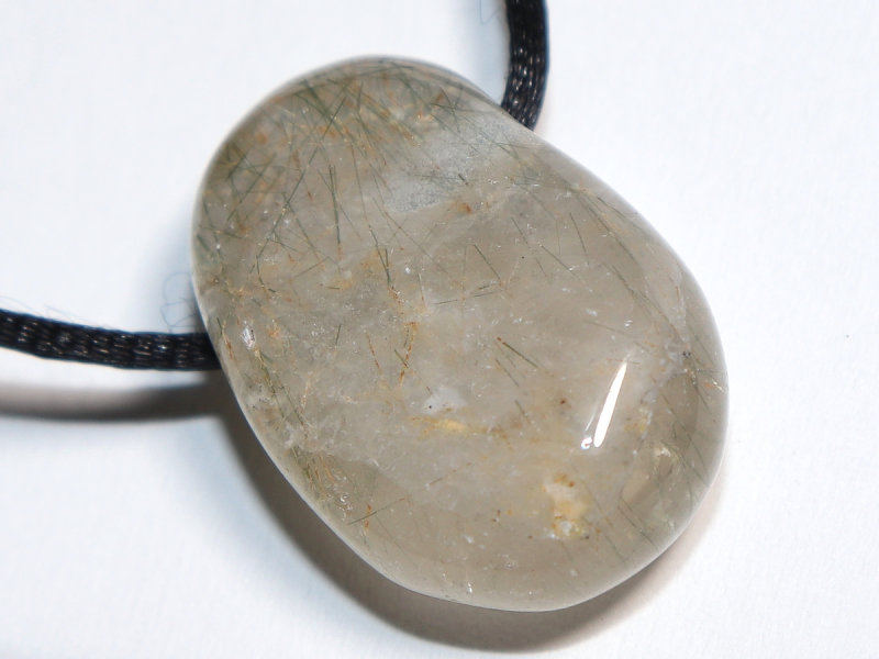 Aktinolithquarz mit Band oder Silber 925