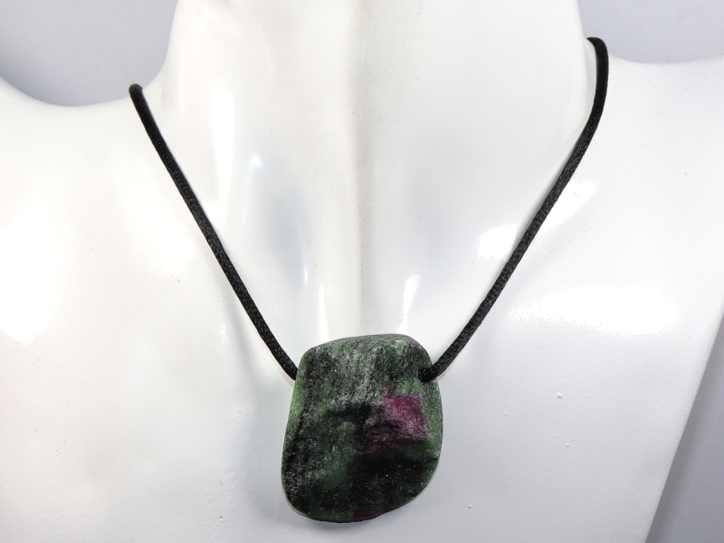 ruby in zoisite with cord or silver 925