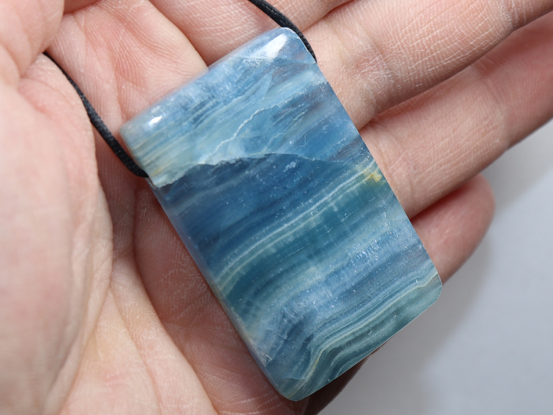 blauer Aragonit mit Nylonband