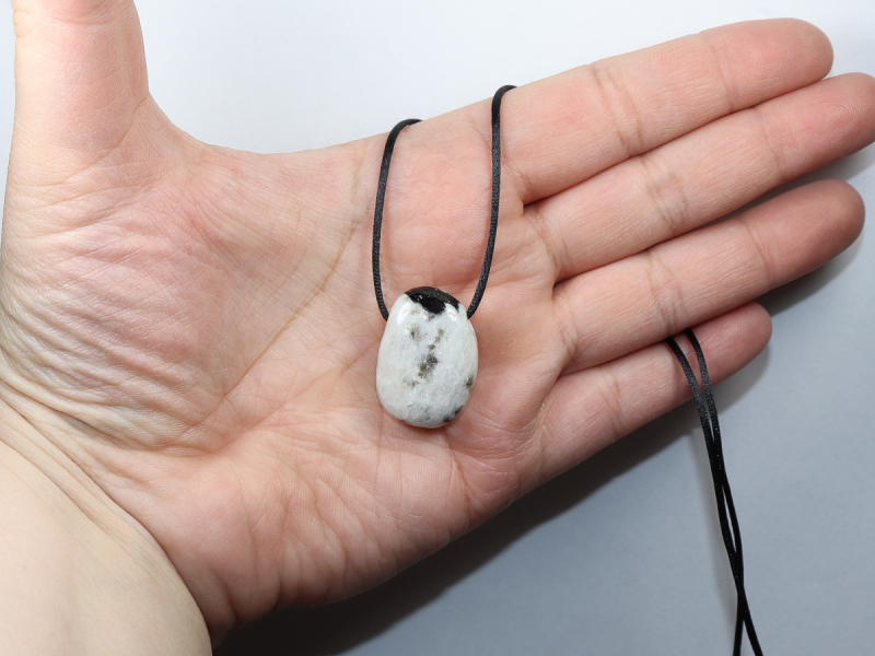 white labradorite with cord or silver 925