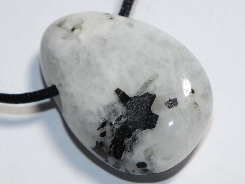 weißer Labradorit mit Band oder Silber 925