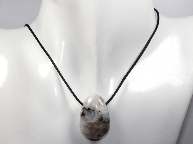 white labradorite with cord or silver 925