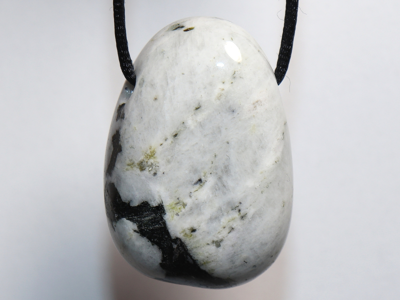 weißer Labradorit mit Band oder Silber 925