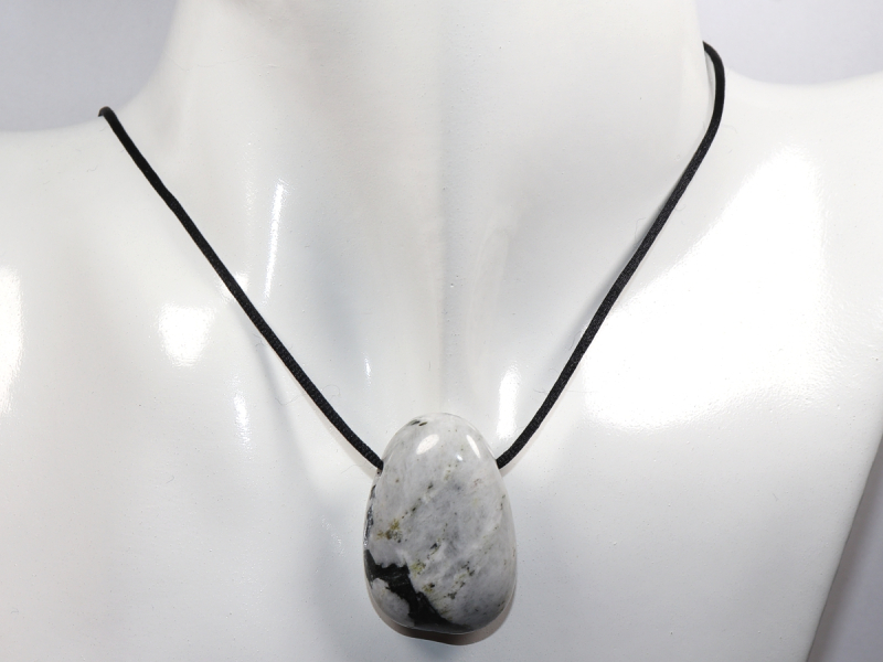 weißer Labradorit mit Band oder Silber 925