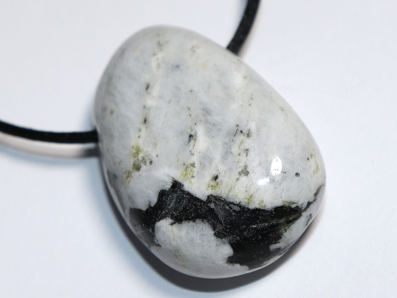 weißer Labradorit mit Band oder Silber 925