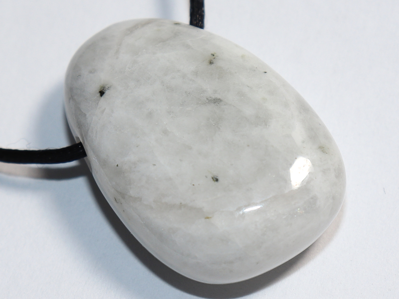 weißer Labradorit mit Band oder Silber 925