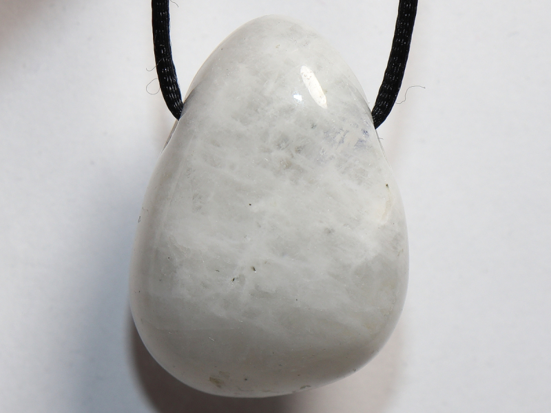 weißer Labradorit mit Band oder Silber 925
