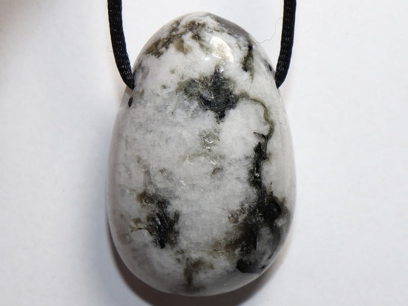 weißer Labradorit mit Band oder Silber 925