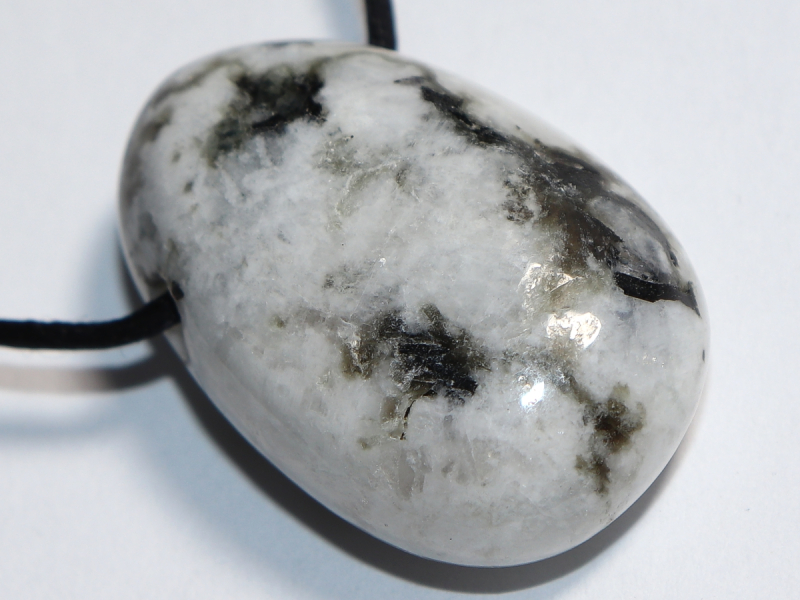 weißer Labradorit mit Band oder Silber 925