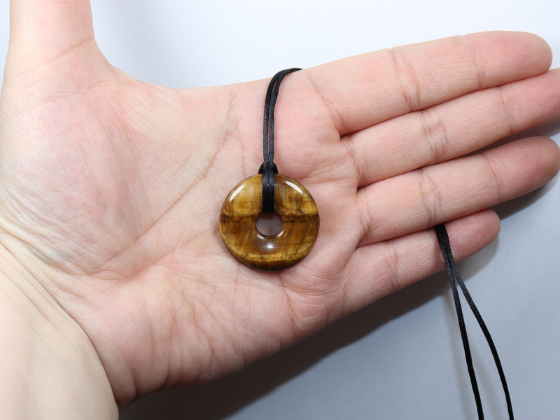 Tigerauge mit Band