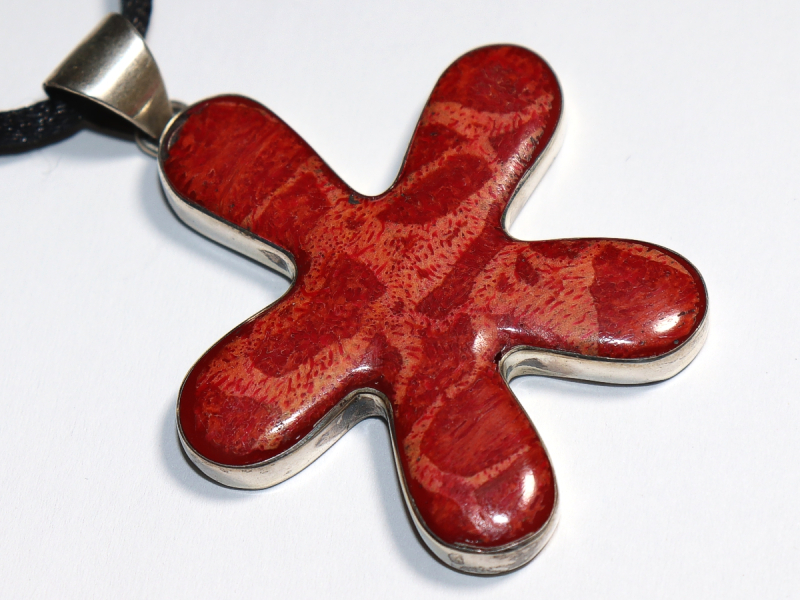 Schaumkoralle mit Band oder Silber 925