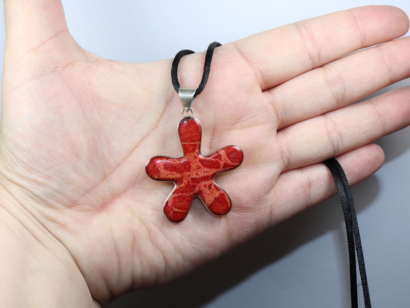 Schaumkoralle mit Band oder Silber 925