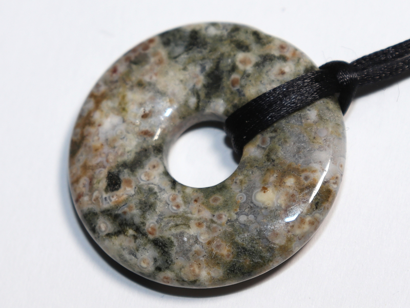 Ozeanjaspis mit Band