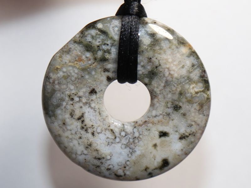 Ozeanjaspis mit Band